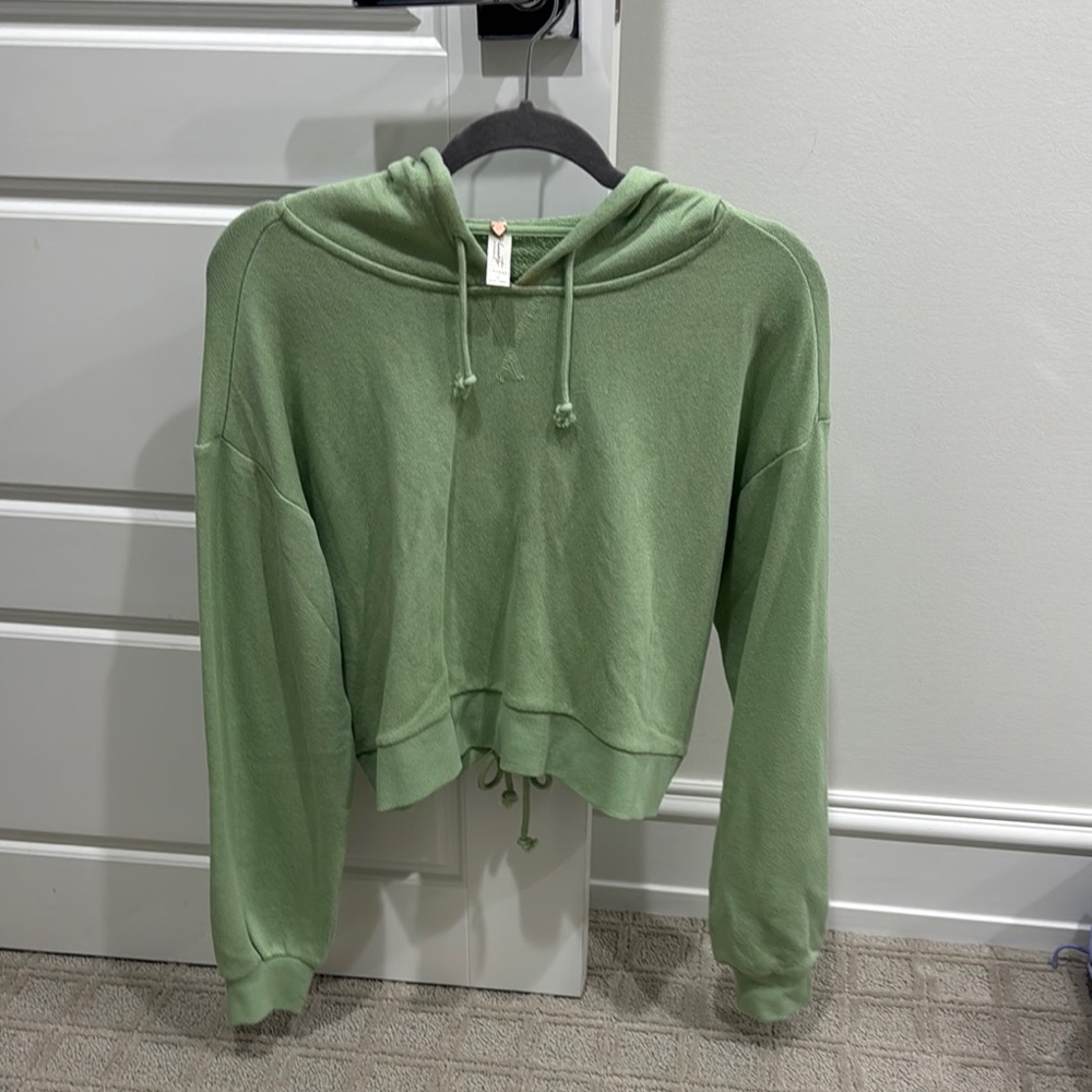 LA Hearts Green Crop Hoodie with Long Sleeves